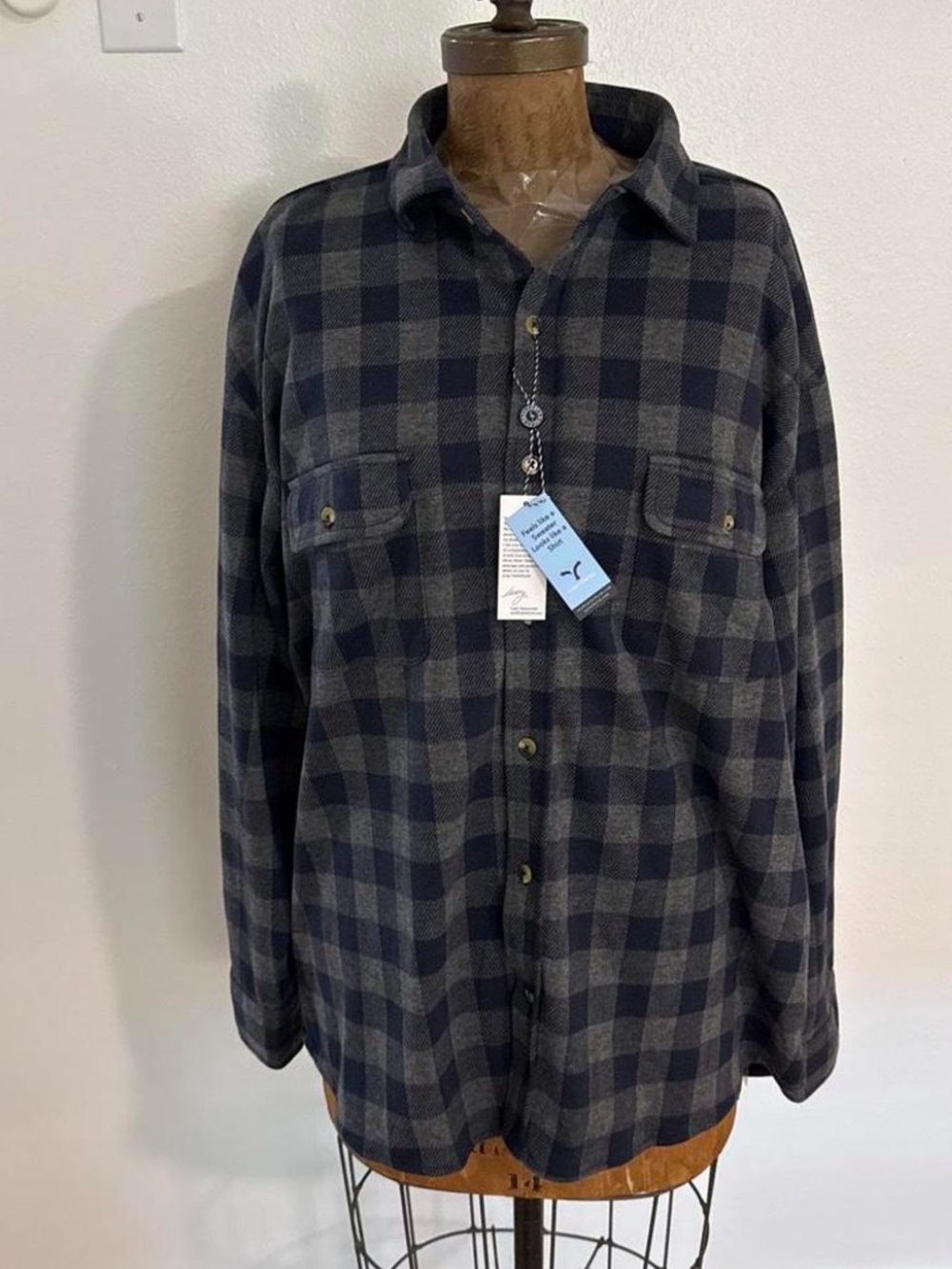 NWT Tailorbyrd Men’s blue & Grey plaid flannel shirt Size  L